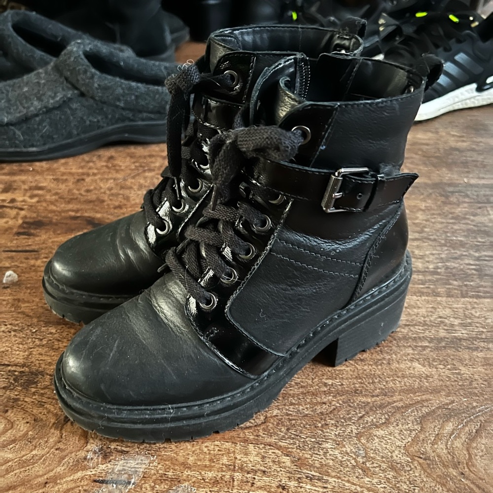 Combat boots